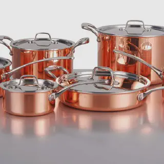 Mengapa Pegangan Tutup Alat Masak Dapur Umumnya Terbuat dari Plastik atau Kayu?